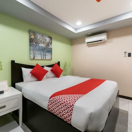 Oyo 171 Amore Hotel Muntinlupa City Dış mekan fotoğraf